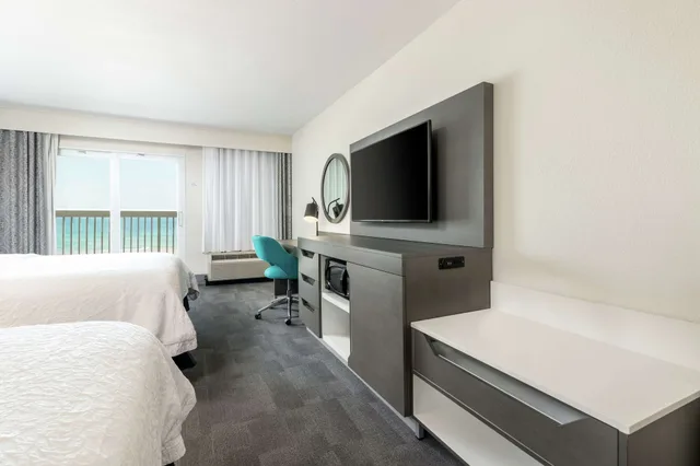 Room, 2 Queen Beds, Balcony, Hampton Inn Daytona Beach Shores 3/5