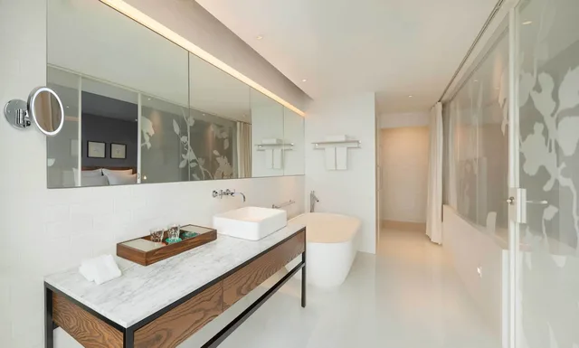 غرفة كلاسيكية بسرير كينج بإطلالة على المدينة، Le Meridien Zhengzhou 7/9