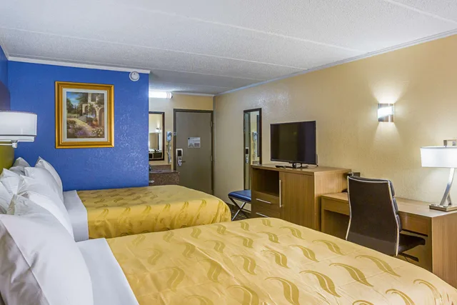 جناح بسريرين كوين، Quality Inn and Suites Near Six Flags East 2/3