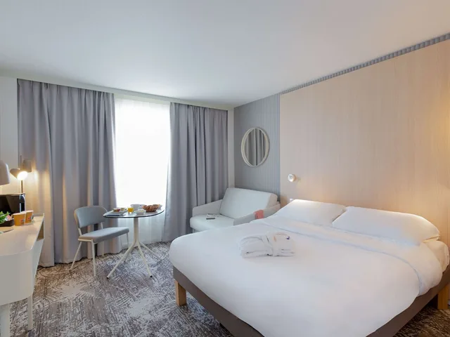غرفة كلاسيكية بسرير مزدوج مع أريكة، Hotel Novotel Aix En Provence Pont De L'arc Fenouilleres 7/10