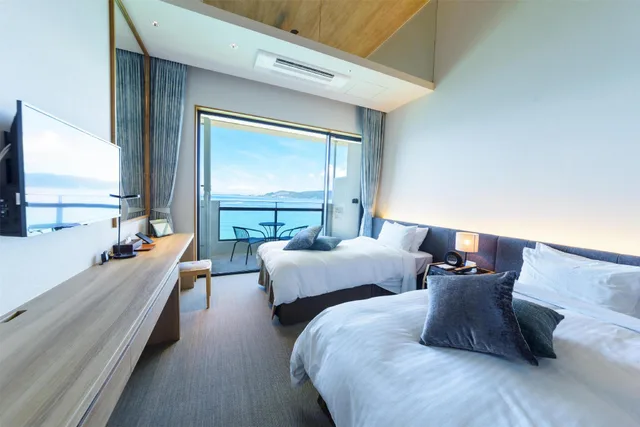 Executive, Twin Beds, with Extra Bed, Ocean Front, Bath and Shower, Top Floor، Best Western Okinawa Kouki Beach 1/1