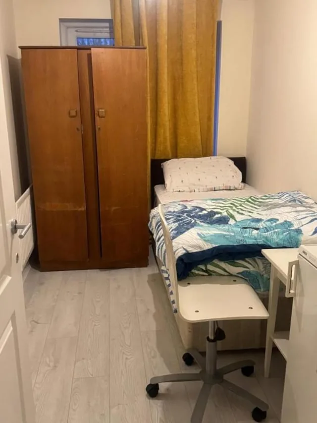غرفة قياسية مزدوجة بسرير كينج، OYO Komegloba Mega room 4/6