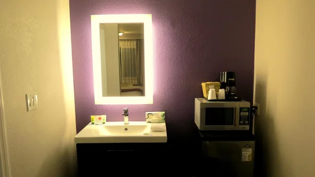 غرفة بسريرين كوين، Hotel Iris San Diego 7/8