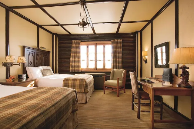 Fairmont, 2 Double Beds، Fairmont Le Chateau Montebello 2/4