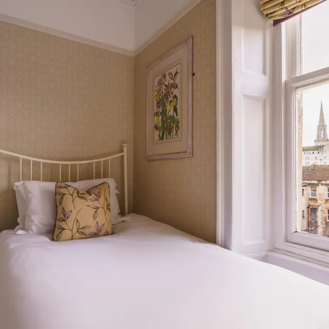 Room, Twin Beds, The Kennard 4/10