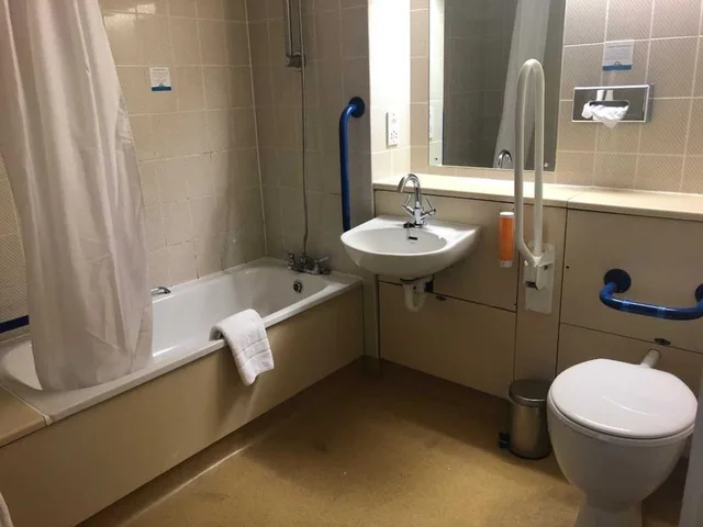 غرفة عائلية بسرير مزدوج مع أريكة، Days Inn by Wyndham Fleet M3 3/4