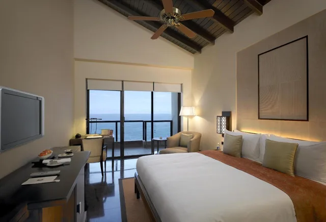 جناح ملكي كلوب، The Leela Kovalam A Raviz Hotel 11/11