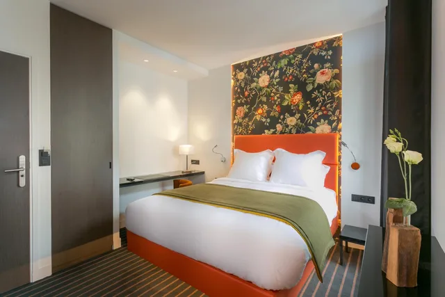 Adjoining، Hotel Scarlett 4/9