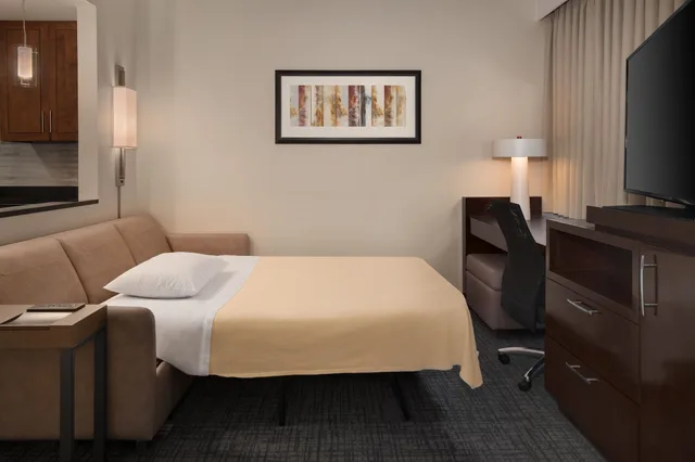 استوديو بسرير كينج مع أريكة، Residence Inn Fairfax City 1/7