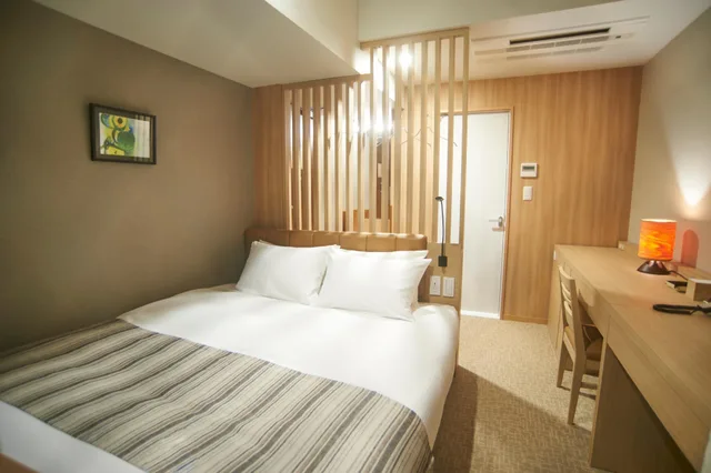 Semi Room, Deluxe, Semi Double Bed، Quintessa Hotel Tokyo Haneda Comic & Books 1/1