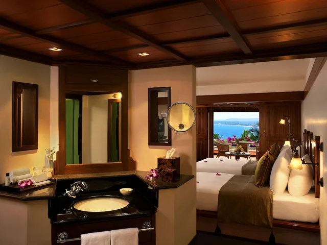 غرفة بريميير بسرير كينج بإطلالة على البحر، The Leela Kovalam A Raviz Hotel 7/7