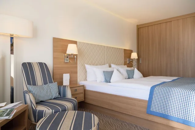 غرفة قياسية بسرير مزدوج بإطلالة على البحر بشرفة، Hotel Bernstein 2/8