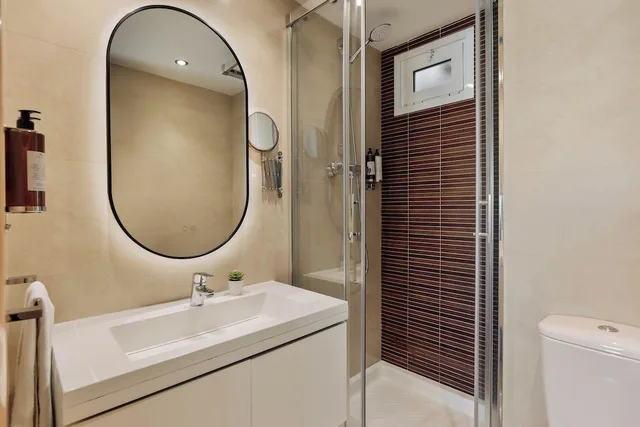 1 Bedroom, Penthouse, Queen Bed, Sea View, Sofa, Terrace, Sitges Group San Sebastian Beach 2/4