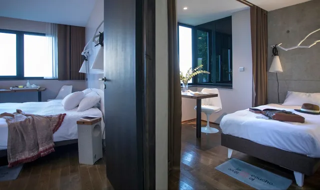 شقة بسرير مزدوج وسريرين منفصلين، Ermitage Hotel Saint Cyr au Mont d Or 2/3