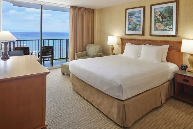 غرفة ديلوكس ركنية بسرير كينج بإطلالة على البحر مع أريكة، Waikiki Resort Hotel 2/8