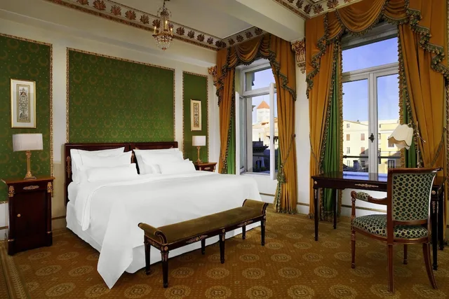 جناح غراند بسرير كينج للمدخنين، The Westin Excelsior Roma 2/5
