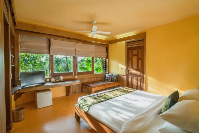 Retreat, Sunset, King Bed, Shared Balcony، Veranda Natural Resort 2/4