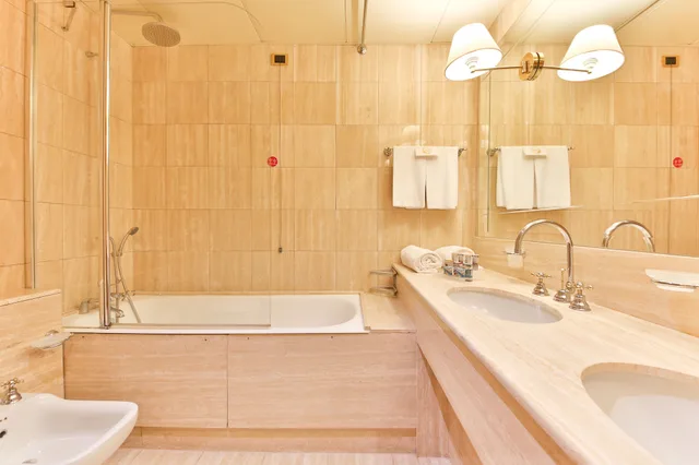 غرفة كلاسيكية بسريرين منفصلين، Hotel Leon d Oro 5/6
