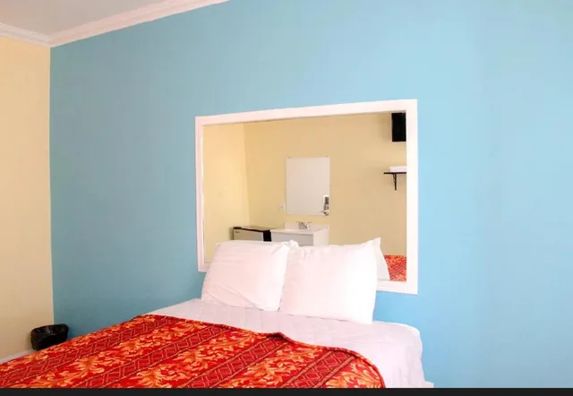 غرفة بسرير كوين، Plaza Hotel Gardena 1/1