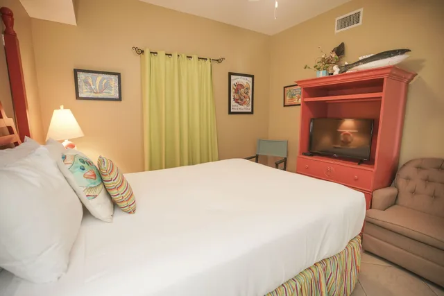 شقة سكنية بسرير كينج وسرير كوين وسرير فردي بإطلالة على البحر بـ3 غرف نوم مع أريكة، Calypso Beach Resort By Panhandle Getaways 4/10