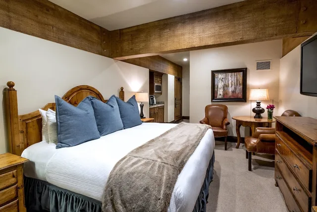 3 Bedrooms, Luxury, Suite, 2 King Beds, Queen Murphy Bed, Mountain View, 3 Murphy Beds, 2 Queen Beds, Queen Bed, 3 Bathrooms، Stein Eriksen Lodge 1/3