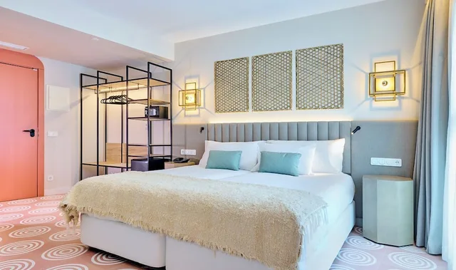 غرفة ثلاثية بسرير كينج، Boutique Hotel Luna Granada Centro 3/4