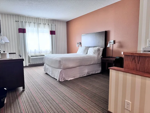 غرفة قياسية بسرير كوين لذوي الإعاقة، Four Points By Sheraton Prince George 3/6