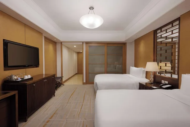 غرفة تنفيذية بسريرين منفصلين، DoubleTree by Hilton Hotel Shanghai Pudong 8/10