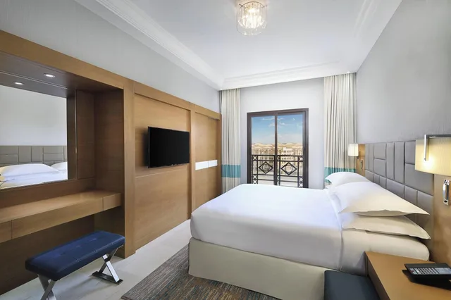 غرفة كلاسيكية بسرير كينج، فور بوينتس باي شيراتون الفندقية(Four Points By Sheraton Makkah Al Naseem) 6/9
