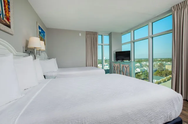 3 Bedrooms, Suite, King Bed, 4 Double Beds, Ocean Front, Sofa، Avista Resort 1/8