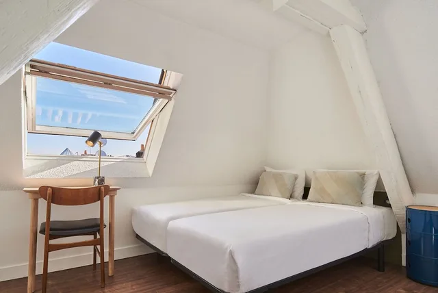 Family, Quadruple, 1 Double and 1 Single Bed, Attic، Hotel Bordeaux Clemenceau by HappyCulture 1/3