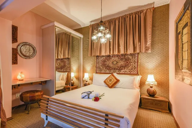 جناح بسرير كوين، Villa Simonne 6/10