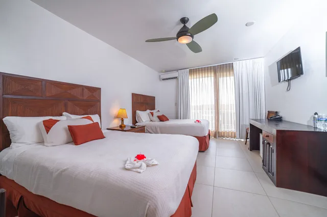 Room, 2 Queen Beds, Paradise Tower، Paradise Beach Hotel 1/9