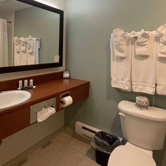 جناح بسرير بطابقين وسرير كوين، Super 8 By Wyndham Peterborough 6/13