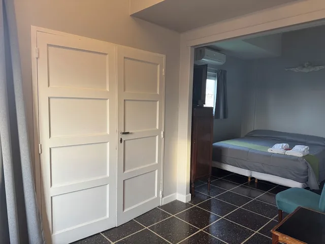 غرفة بريميوم ثلاثية بسرير مزدوج وسرير فردي، Hotel Lyon 6/6