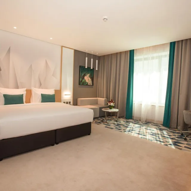 Superior Room, Flora Inn Dubai 2/5