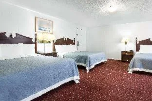 غرفة، Travelodge by Wyndham Las Vegas NM 2/4