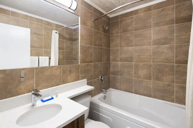جناح بسريرين كوين بغرفتي نوم، Baymont by Wyndham Edson 2/2