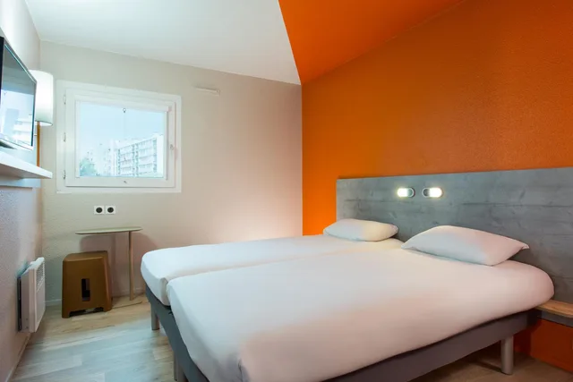 غرفة بسريرين منفصلين، Hotel Ibis Budget de Fresnes 2/8