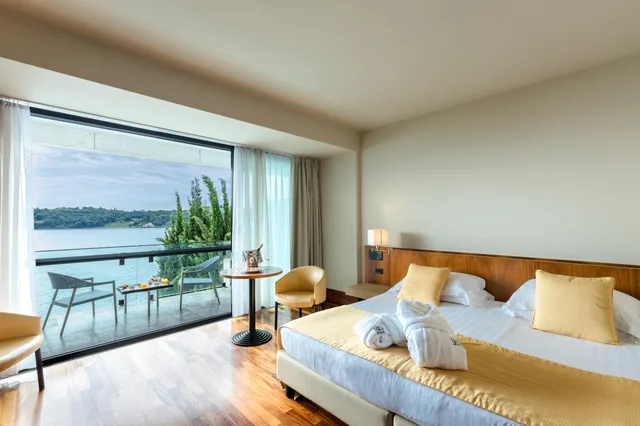 Prestige, Lake View, Balcony, Salo Du Parc 1/1