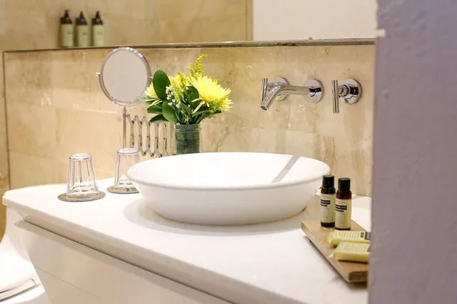 شقة ديلوكس بسرير كينج وسريرين منفصلين بشرفة بغرفتي نوم مع أريكة، CASA CLAVER LOFT BOUTIQUE HOTEL 9/9