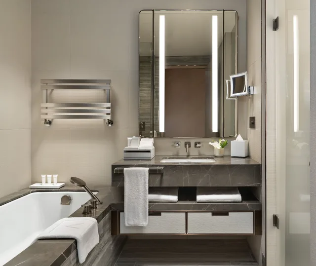 Club, Premier, Twin Beds, Square View، Address Istanbul Hotel 3/3