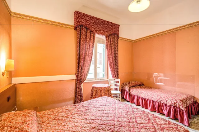 غرفة قياسية رباعية بأسرّة بطابقين، Virginia Hotel 5/10