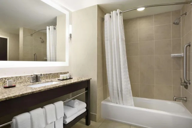 جناح بريميوم بسريرين كوين بغرفتين، Embassy Suites by Hilton Jackson North Ridgeland 3/3