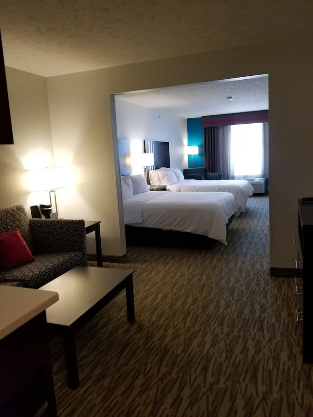 غرفة قياسية بسريرين كوين، Holiday Inn Express Hotel And Suites Omaha West 6/8