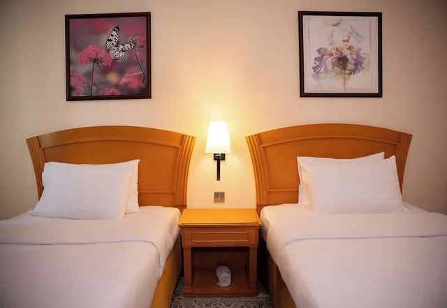 3 Bedrooms, Suite, Single, 2 Double and Twin Beds, Kitchen، Golden Tulip Sharjah- Hotel Apartments 9/10