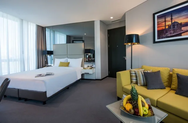 جناح ركني، Centro Westside Rotana 1/2