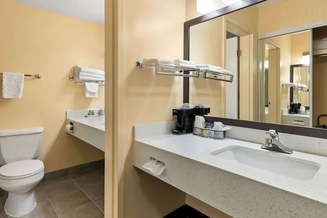 غرفة قياسية بسرير كوين، Best Western Of Olds 4/5