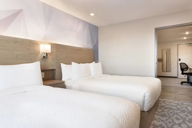 جناح بسريرين كوين، Days Inn by Wyndham Calgary North Balzac 1/5