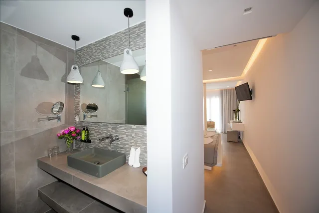 Superior, Suite, King Bed, Sea View, Sofa, Day Wing، Aeolos Resort Mykonos 4/4
